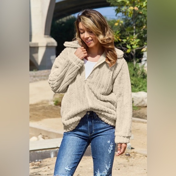 Posh Pocketed Collared Zip Up Jacket - Picture 1 of 4